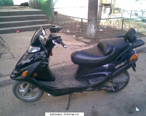 Vand Scuter - Vand motoscuter marca Kimco , an fabricatie 1998 - Auto